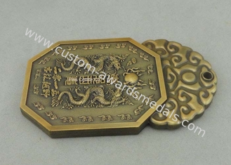 Die Casting Souvenir Badges Pewter Antique Gold 3D Club Pin Badges Promotional